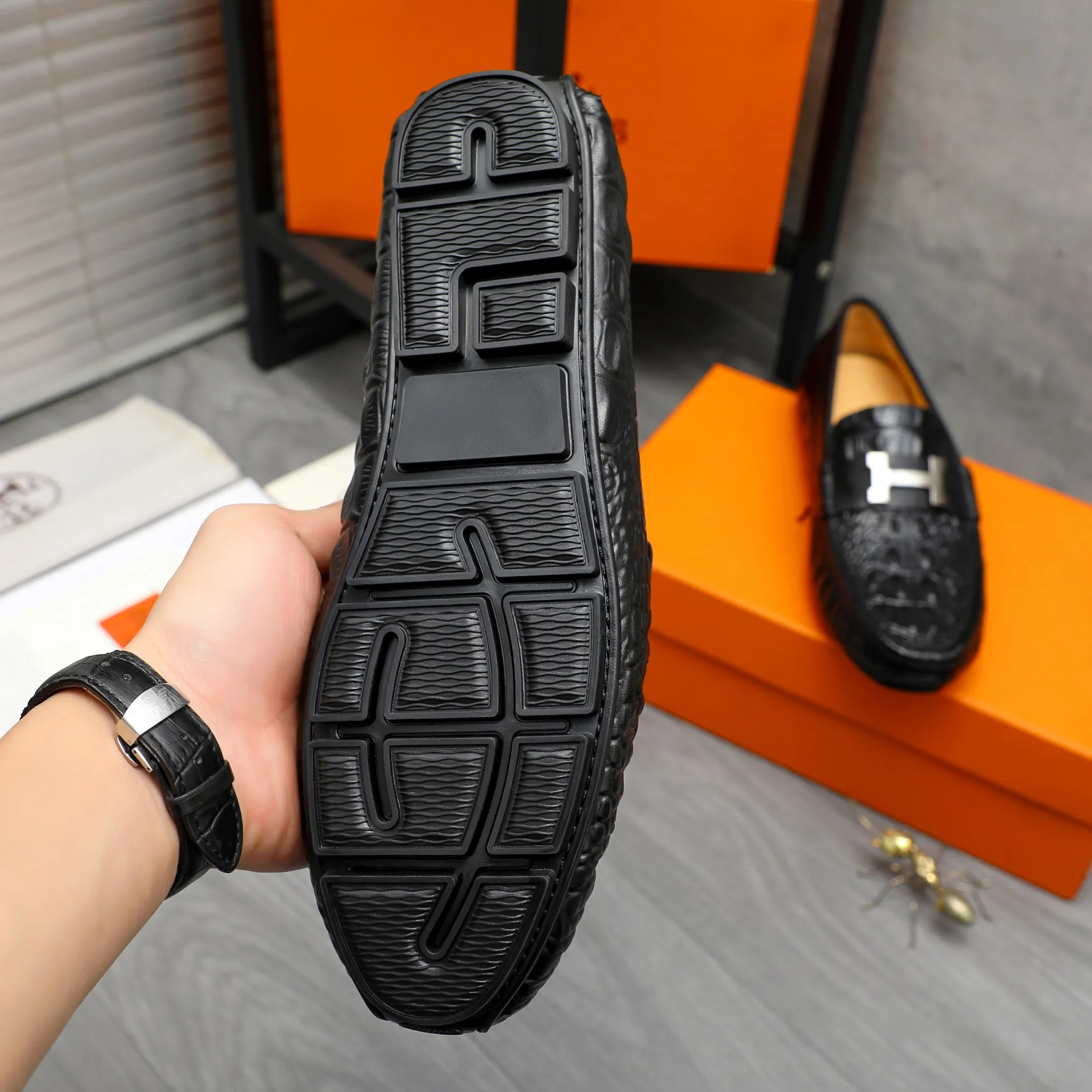 Men's shoes 💰p380 Product trademark: HERMES "Hermes" casual slip-on men's shoes Regular size: 38-45 Product materials: Selected crocodile pattern cowhide upper, pigskin lining, rubber outsole